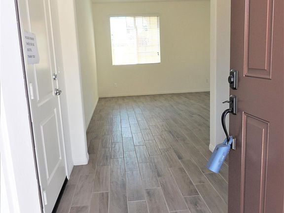 4th image of 662 Huron Pl