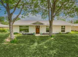 1027 Tower Dr, Cedar Hill, TX 75104