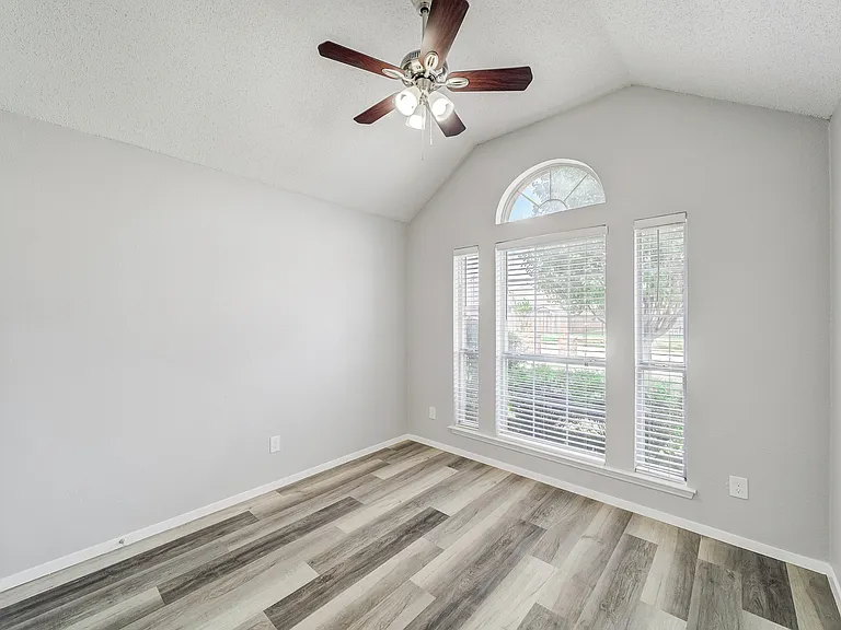 3300 Tommy Hays Dr — Photo 16