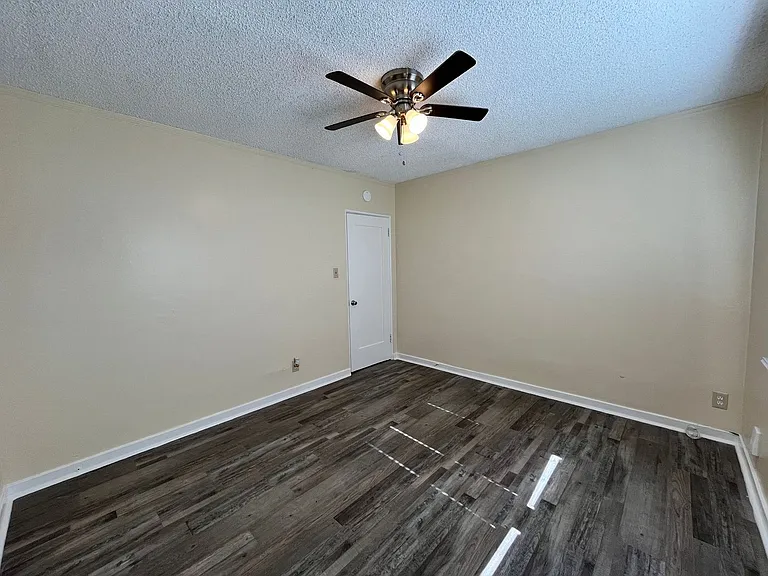Large Downstairs One Bedroom One Bath! — Photo 16