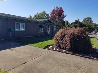 826 E 8th St, Molalla, OR 97038