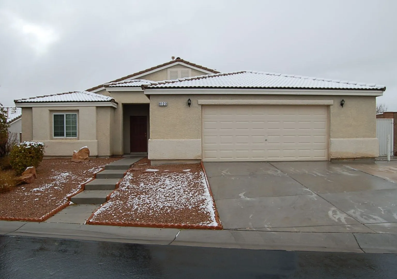 Amazing 4 Bedroom home with huge yard. — Photo 4