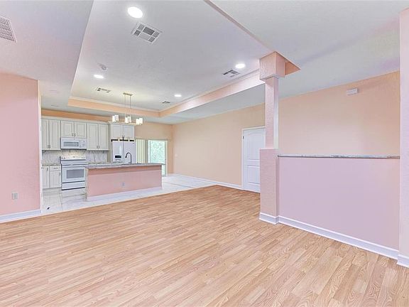 5th image of 397 DONIPHAN DRIVE