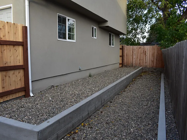 1134 Mentone Ave — Photo 21