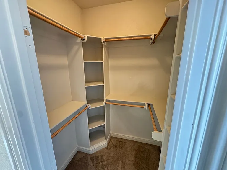 407 Lyndal Ln — Photo 23