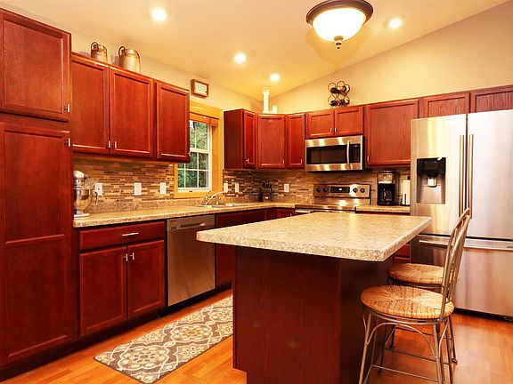 3rd image of 2068 Josephine Ln