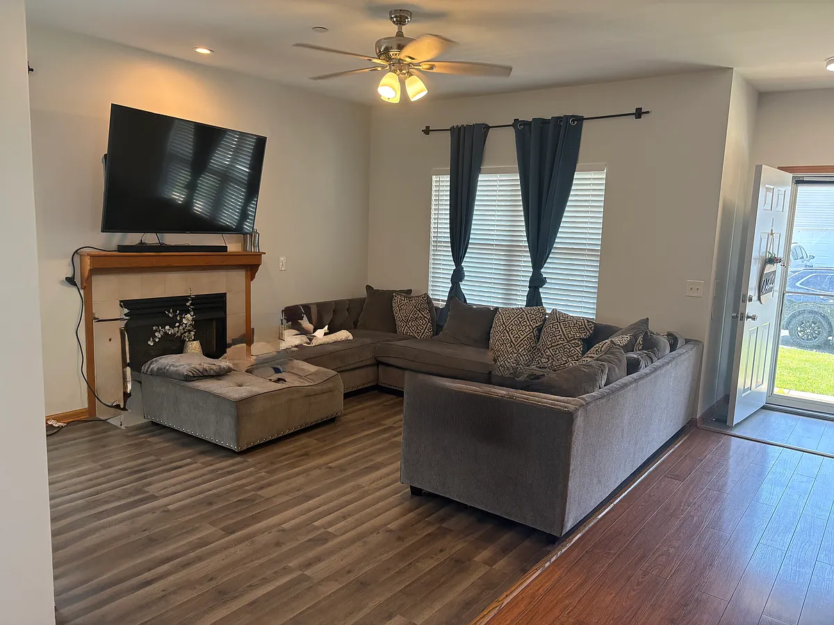 Building Photo - 102 Louie Ln #B
