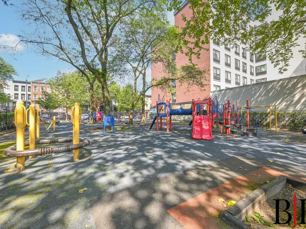 185 Hall Street 614 image 8 of 8