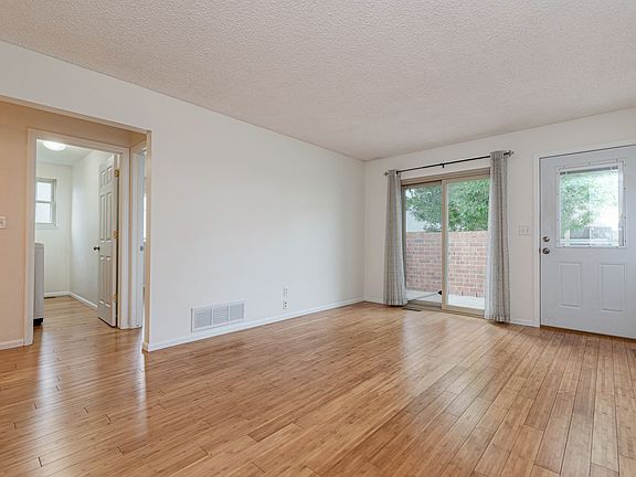 5th image of 10216 Quivas St