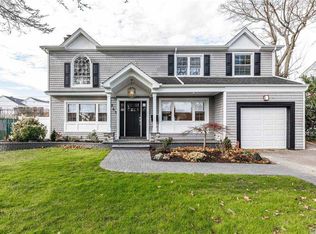 241 Waverly Ave, East Rockaway, NY 11518