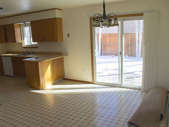 4th image of 644 Lauradale Dr