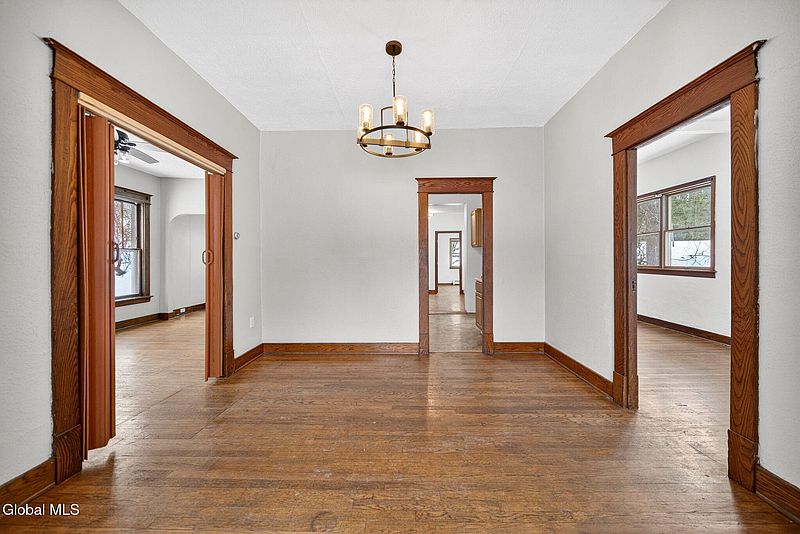 5th image of 8 Caldwell Street