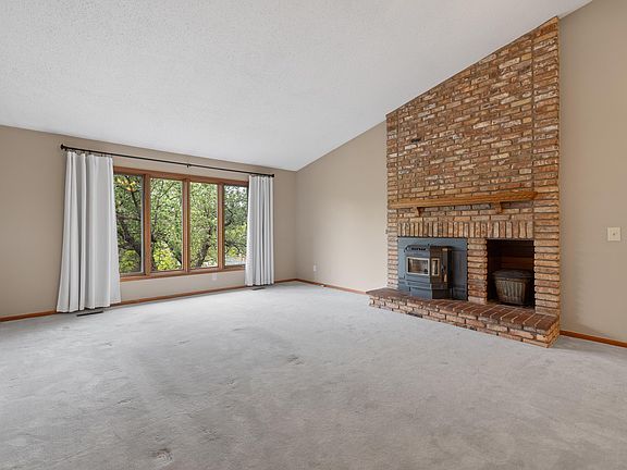 4th image of 3005 Sunny Hill Cir