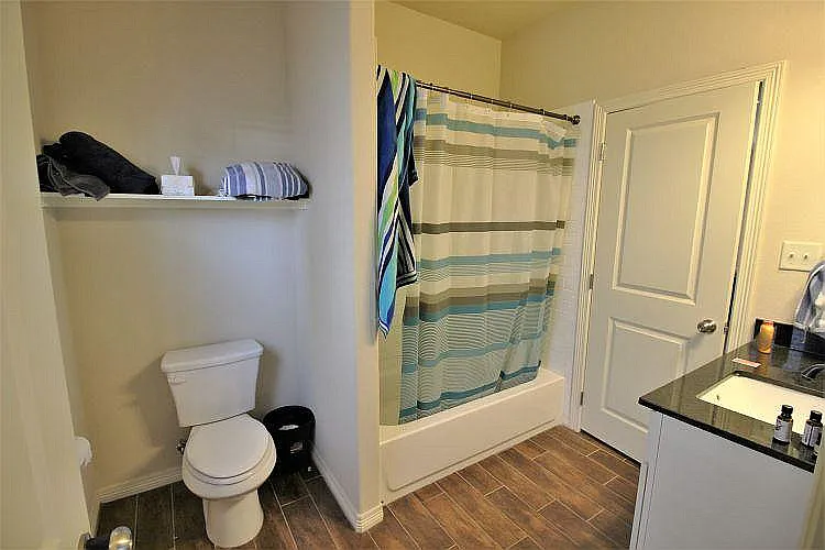 104 Richards St — Photo 10