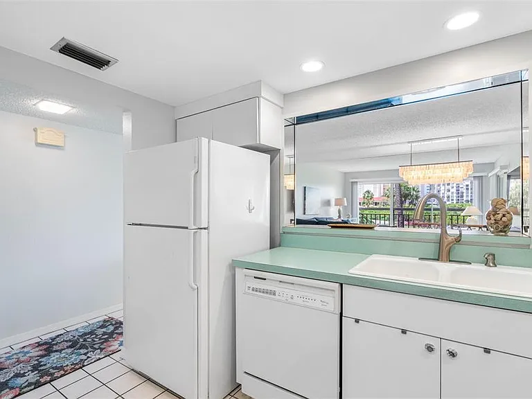 7871 Sailboat Key Blvd S #106 — Photo 5