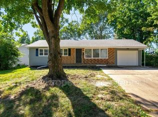 8802 Manchester Ave, Kansas City, MO 64138