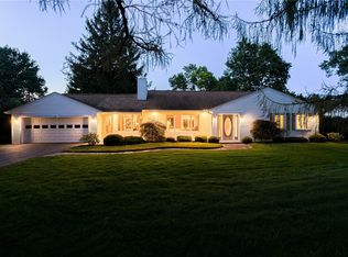 36 Charmwood Rd, Pittsford, NY 14534