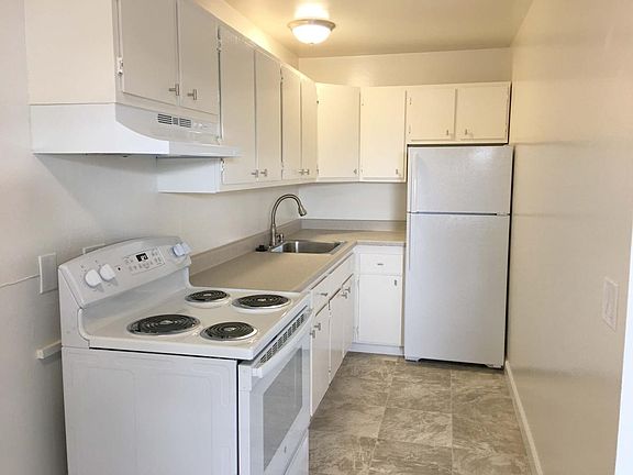 3rd image of 2421 Palmetto Ave APT 14