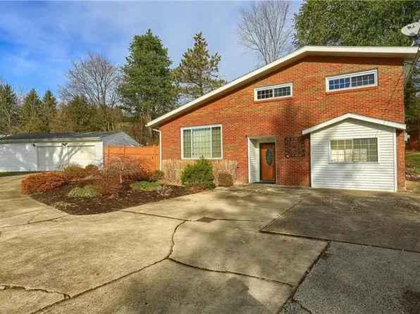 218 Sandy Hill, Manor, PA 15665