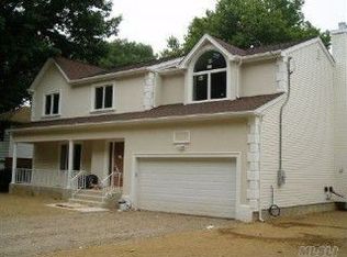 2524 8th St, East Meadow, NY 11554