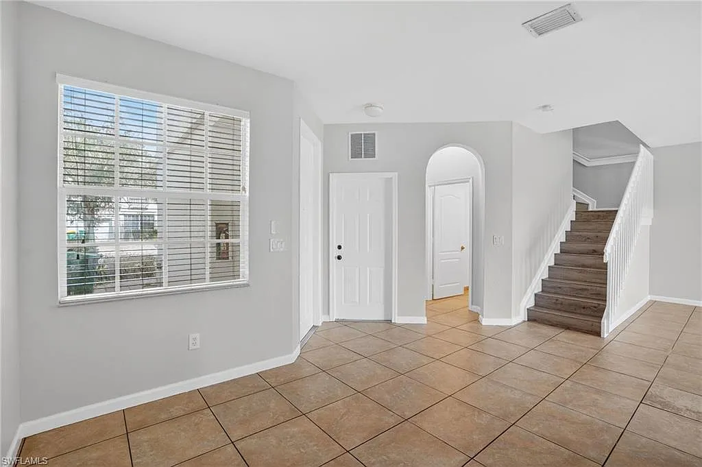 4 bed, 2.5 bath, 1828 sqft, $2,700 — Photo 4