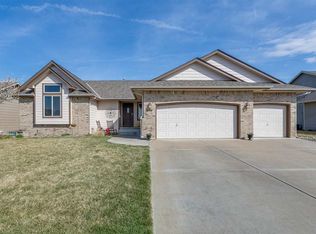 8106 W Palmetto St, Wichita, KS 67205