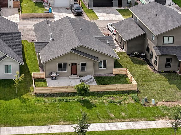 4th image of 586 Stillwater Rd