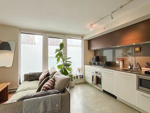 2nd image of 150 Cordova St E #310