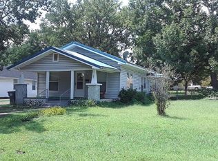 402 S Maple St, Bristow, OK 74010