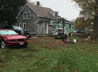 35 Buttonwood Rd, Amesbury, MA 01913