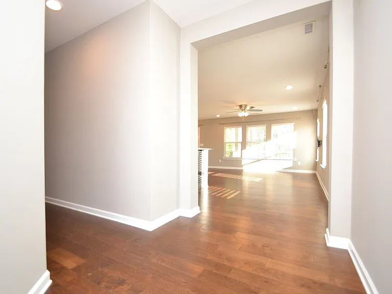 104 N Harrison Place Ln — Photo 2