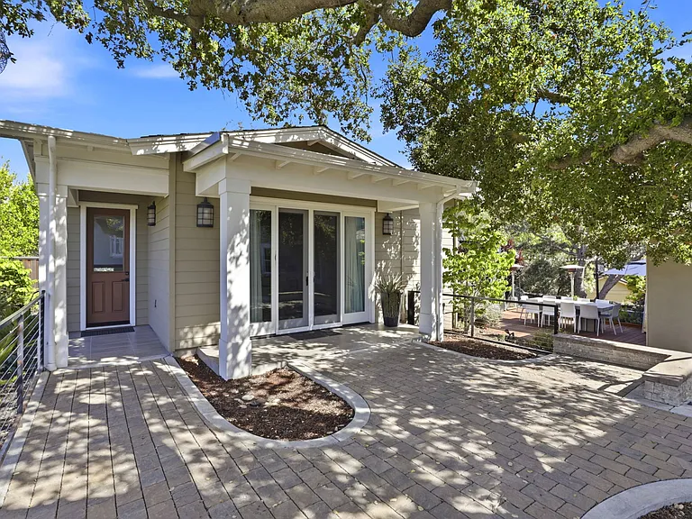 115 Sisters Ct — Photo 44