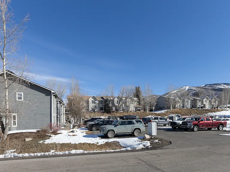 Exterior of Chinook Mountain Escape