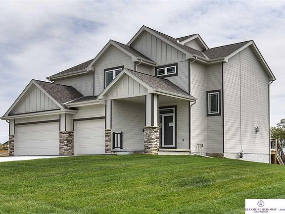 2nd image of 5011 Clearwater Dr