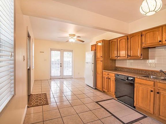 3rd image of 935 48th Ave N