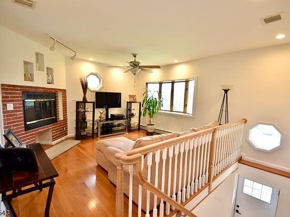 2nd image of 58 Cork Hill Rd