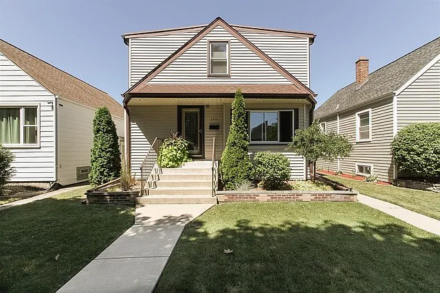 2554 Rhodes Ave photo 1