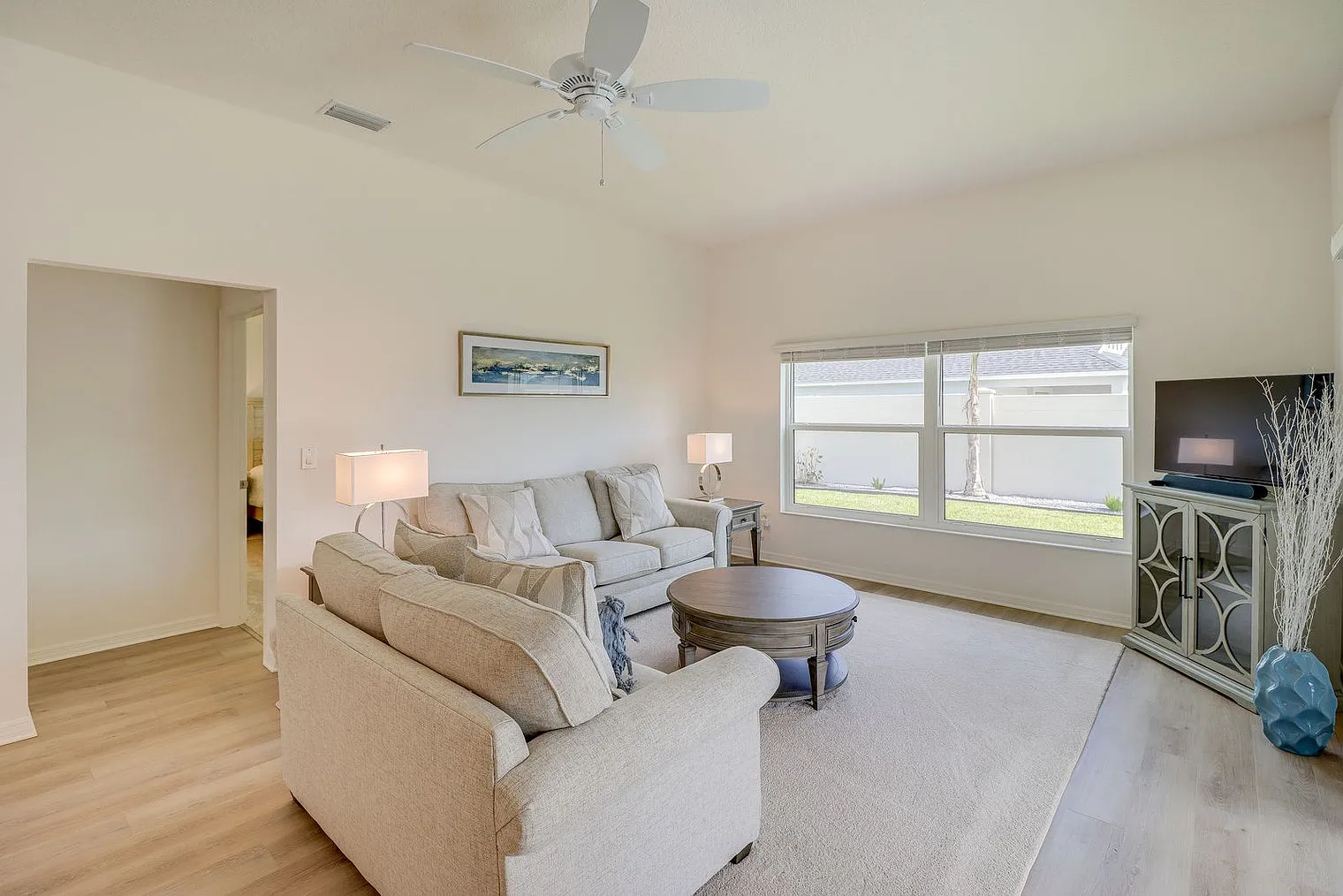 3 bed, 2.0 bath, 1593 sqft, $4,757 — Photo 2