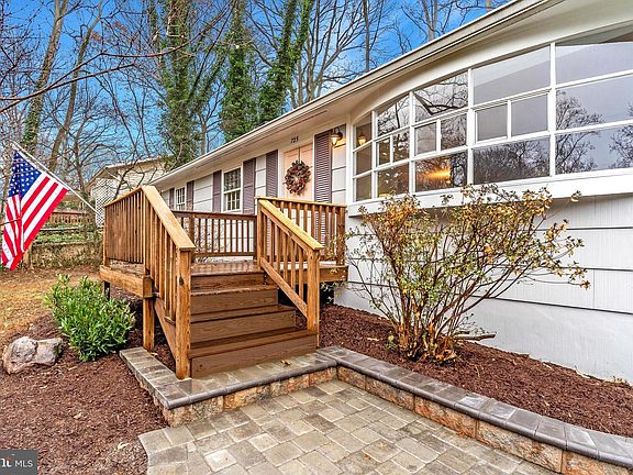 2nd image of 725 Mount Alban Dr