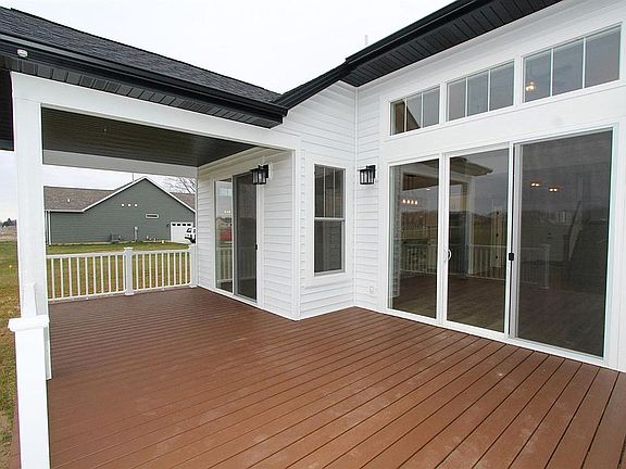 4th image of 864 Farmview Dr