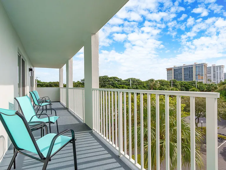 950 Ponce De Leon Rd #401 — Photo 32