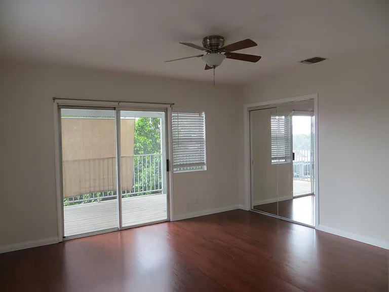 147 Mariposa Ave #F — Photo 9