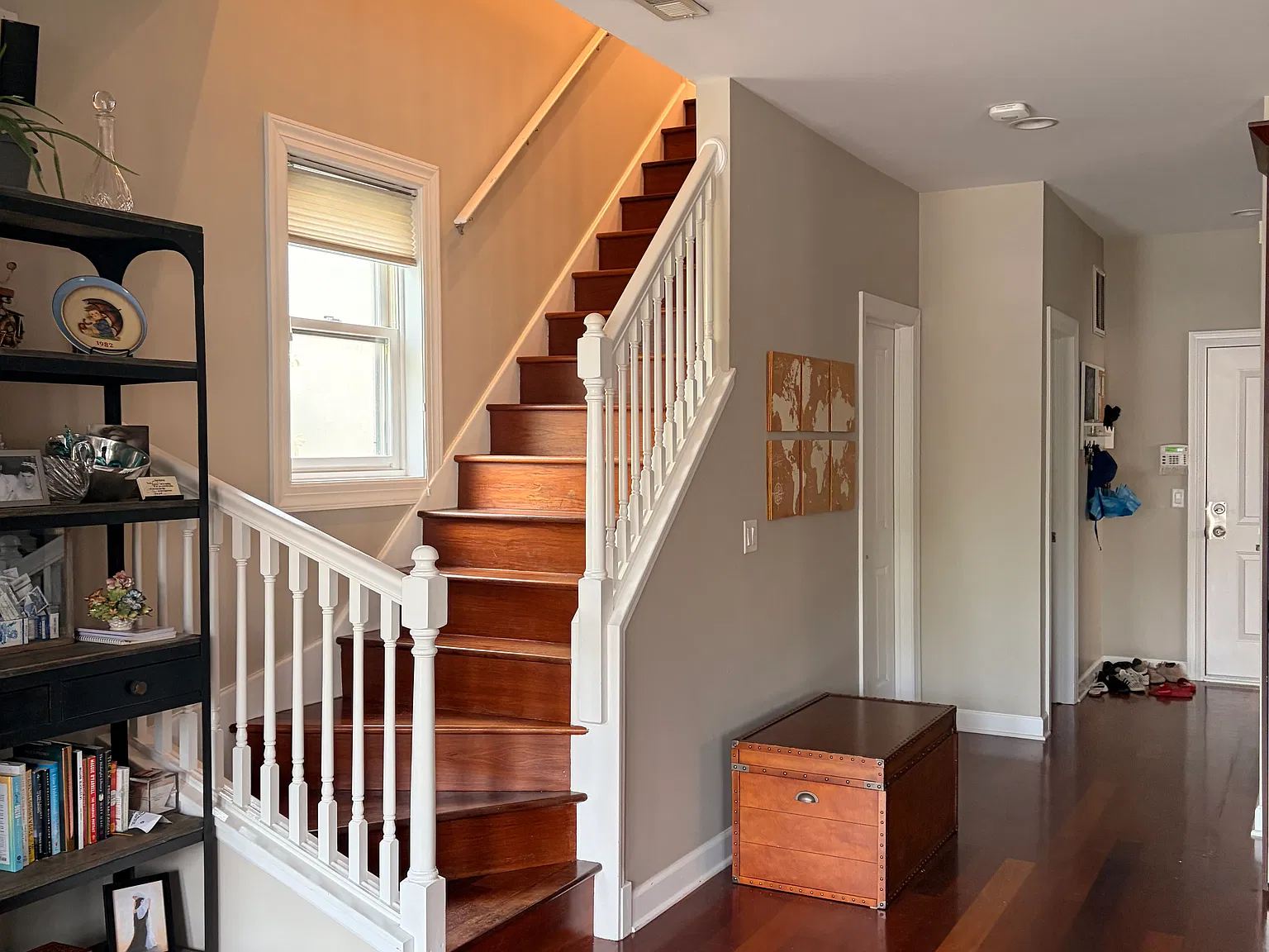 3 bed, 2.5 bath, 1900 sqft, $4,900 — Photo 2