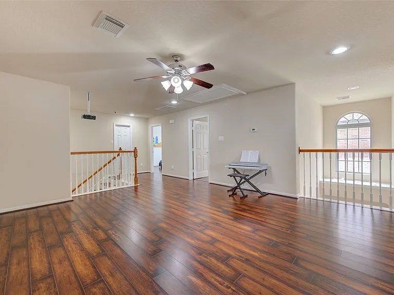 1243 Glenwood Canyon Ln — Photo 36