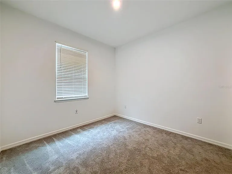 418 Quayside Ave — Photo 23