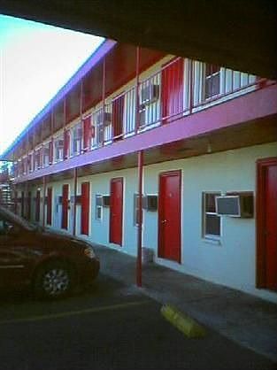 2nd image of 4119 Santa Maria Ave