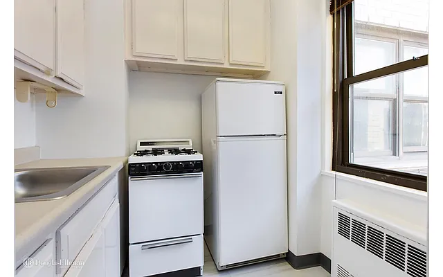 Sold by Douglas Elliman | media 13