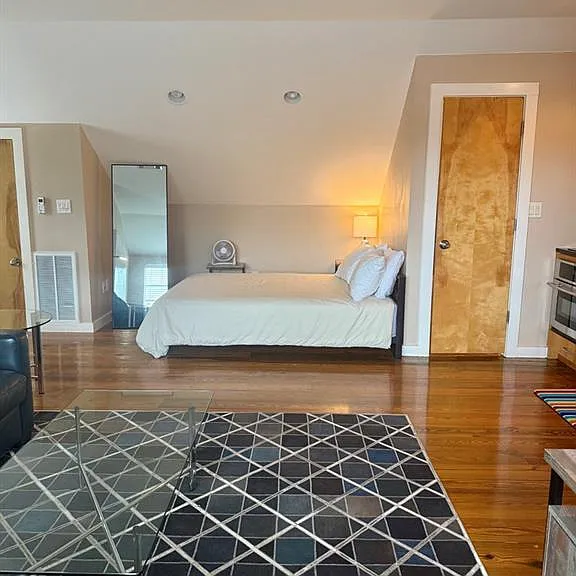 4517 Shoalwood Ave #B — Photo 7