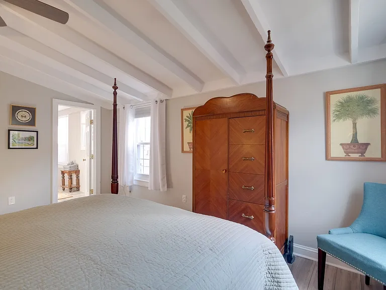 102 Wolfe St — Photo 15