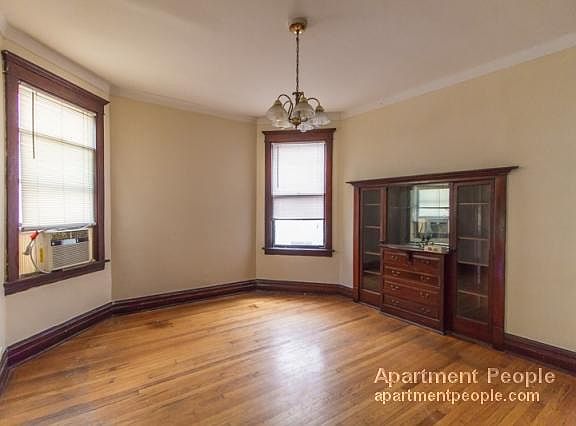 3rd image of 1845 W Waveland Ave #2